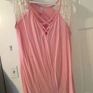Women’s medium top